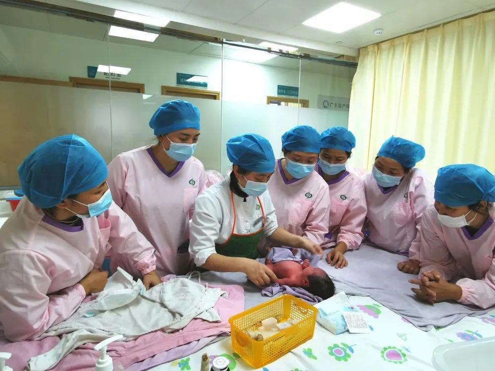 沈阳妇婴监护型护送